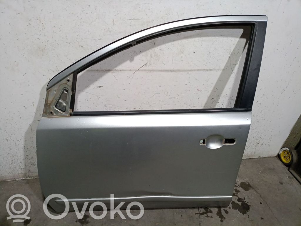 Nissan Note (E11) Дверь 