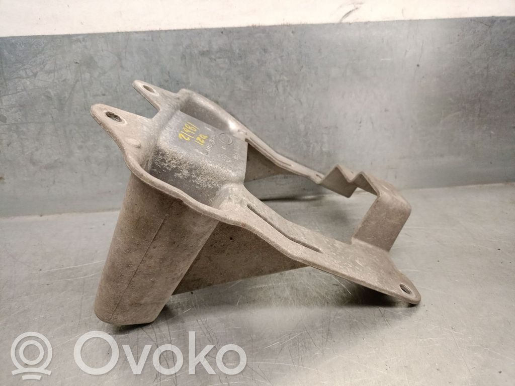 Soporte de montaje del motor   LR080007