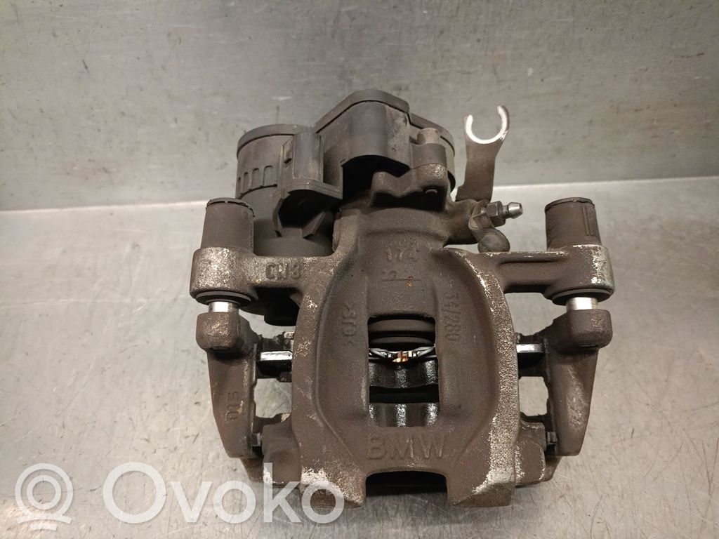 BMW 1 F40 Support d'étrier arrière 
