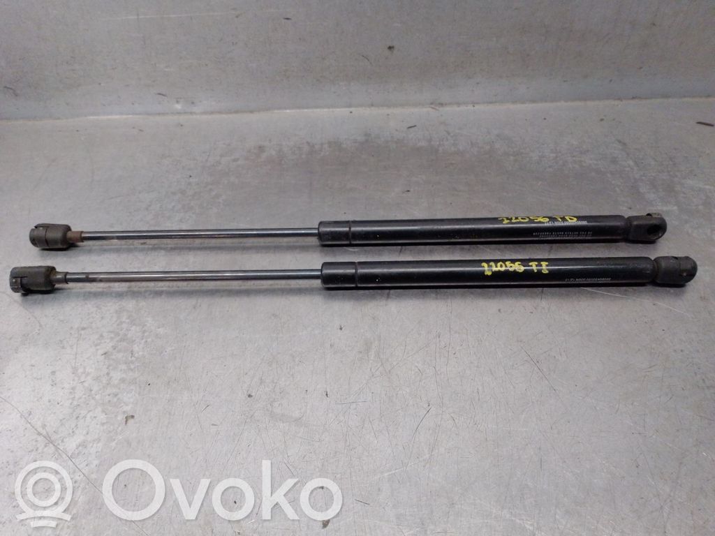 Opel Corsa C Amortyzator klapy tylnej bagażnika 