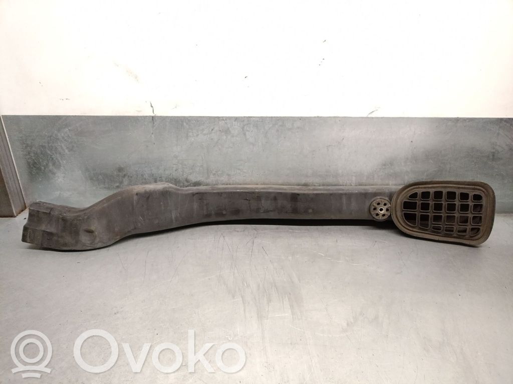 BMW 5 E39 Ilmastointilaitteen putki (A/C) 