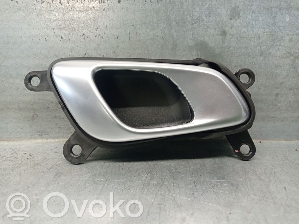 KIA Xceed Manecilla interna puerta delantera 