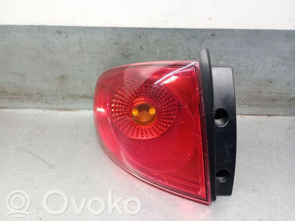 Takavalot   5P0945111B,5P0945111B