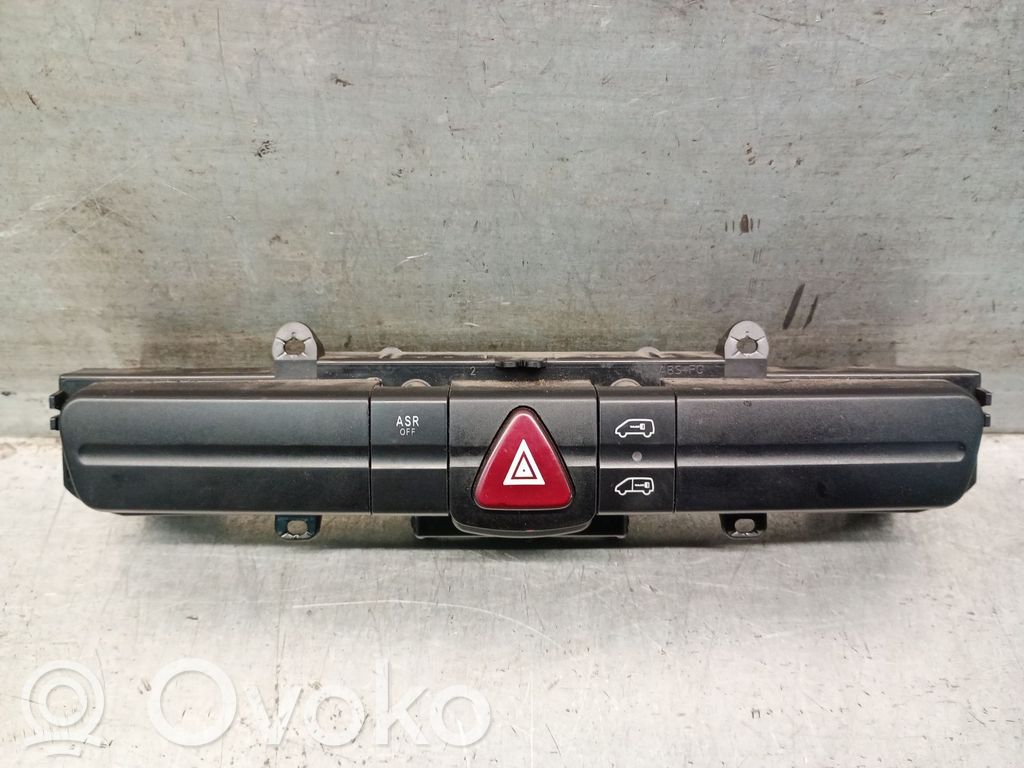 Volkswagen Crafter Botón interruptor de luz de peligro 