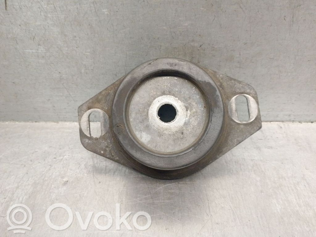 Citroen Xsara Engine mount bracket 