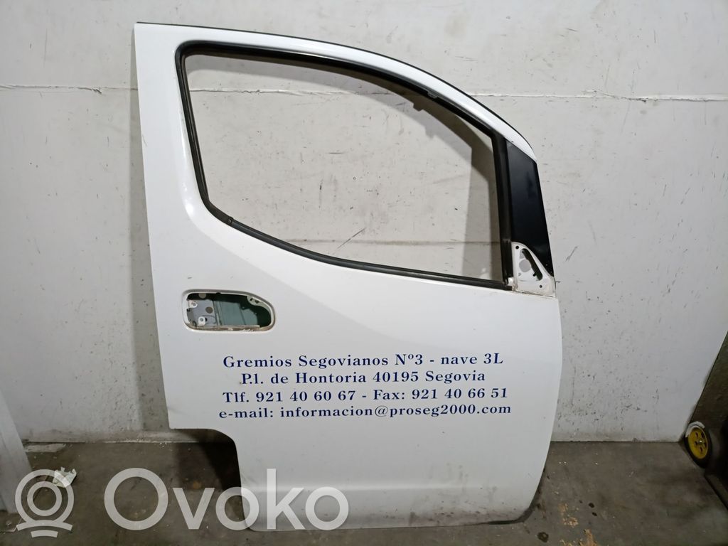 Nissan NV200 Puerta delantera 