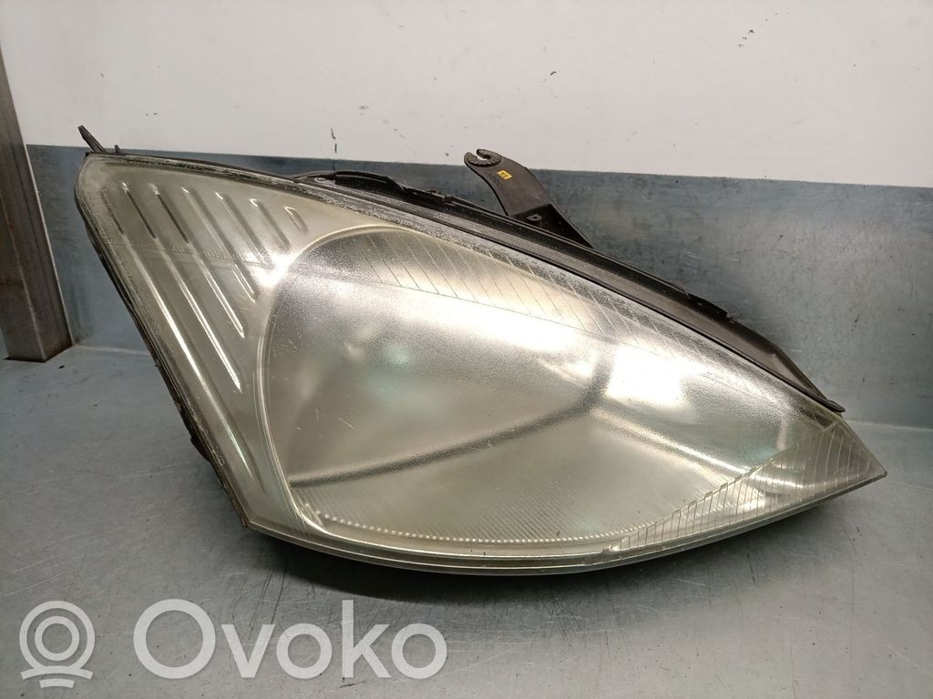 Ford Focus Headlight/headlamp 