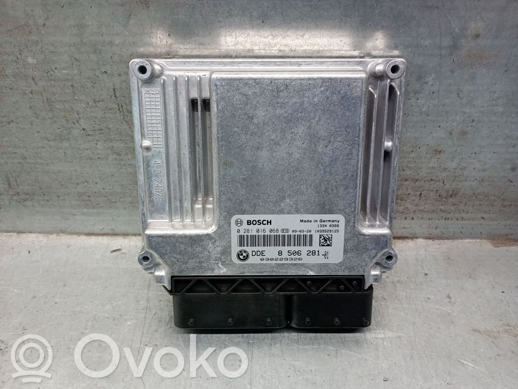 BMW 1 E81 E87 Variklio valdymo blokas 