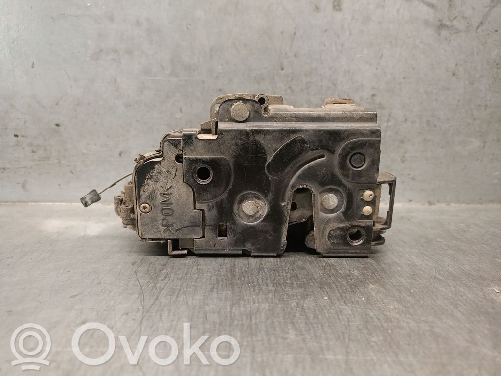 Volkswagen New Beetle Etuoven lukko 