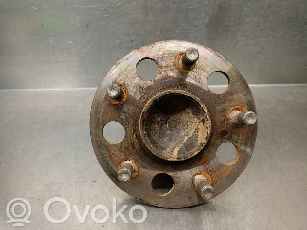 Toyota Corolla E160 E170 Fuso a snodo con mozzo ruota posteriore