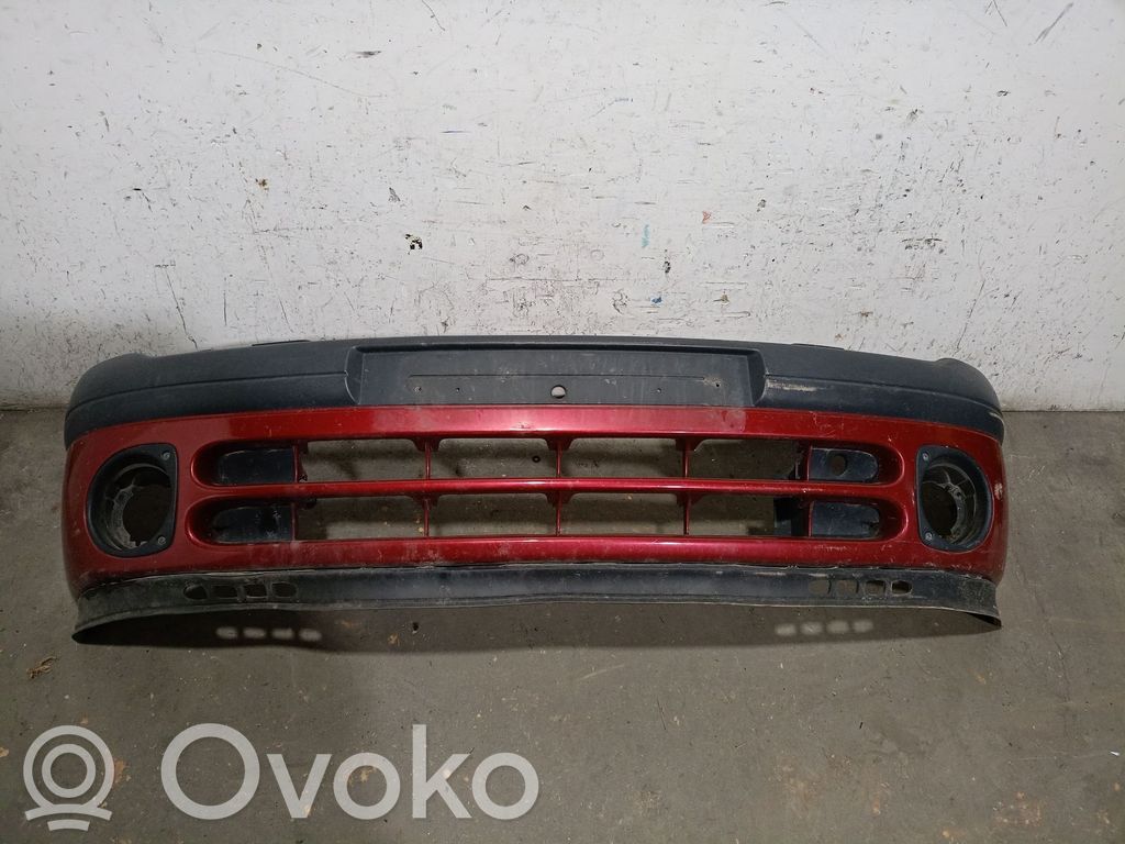 Renault Clio II Parachoques delantero 