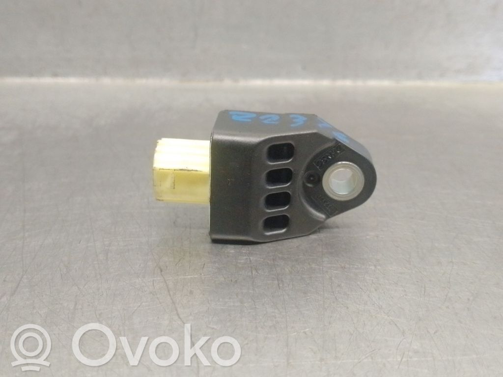 Toyota RAV 4 (XA40) Sensor 