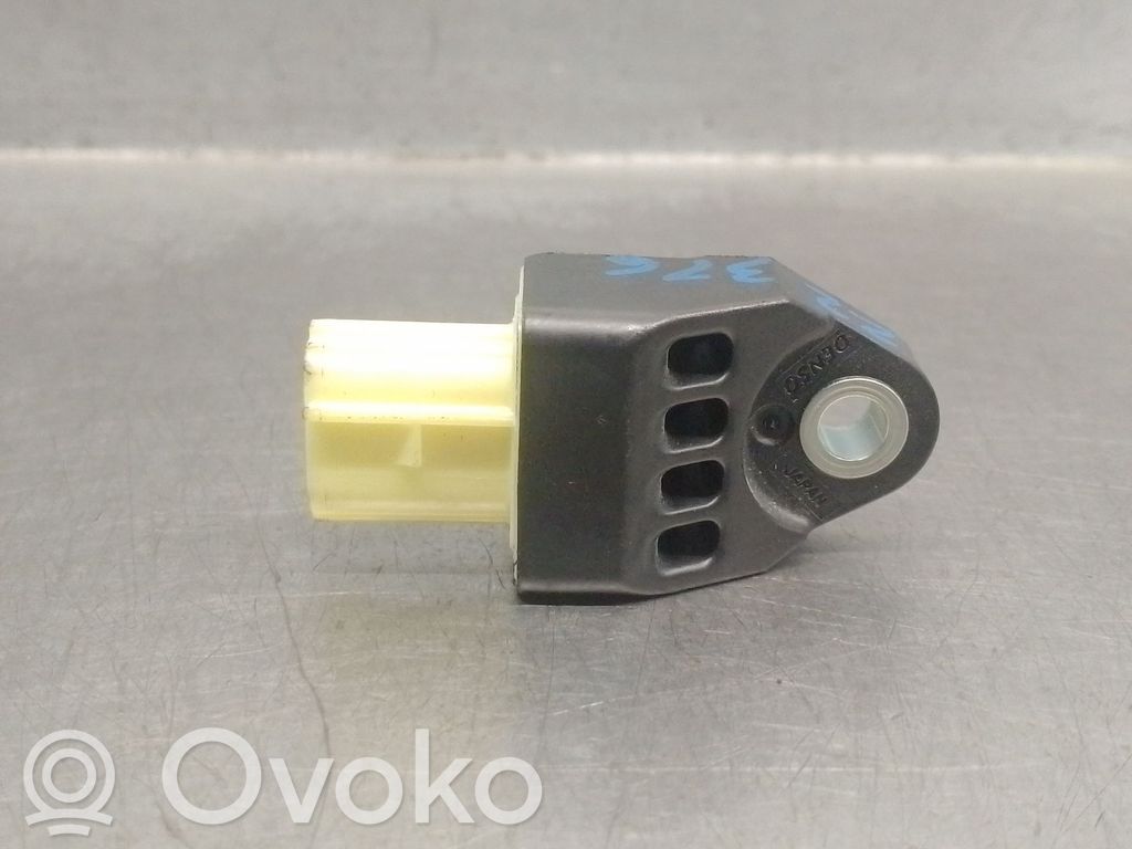 Toyota RAV 4 (XA40) Sensor 