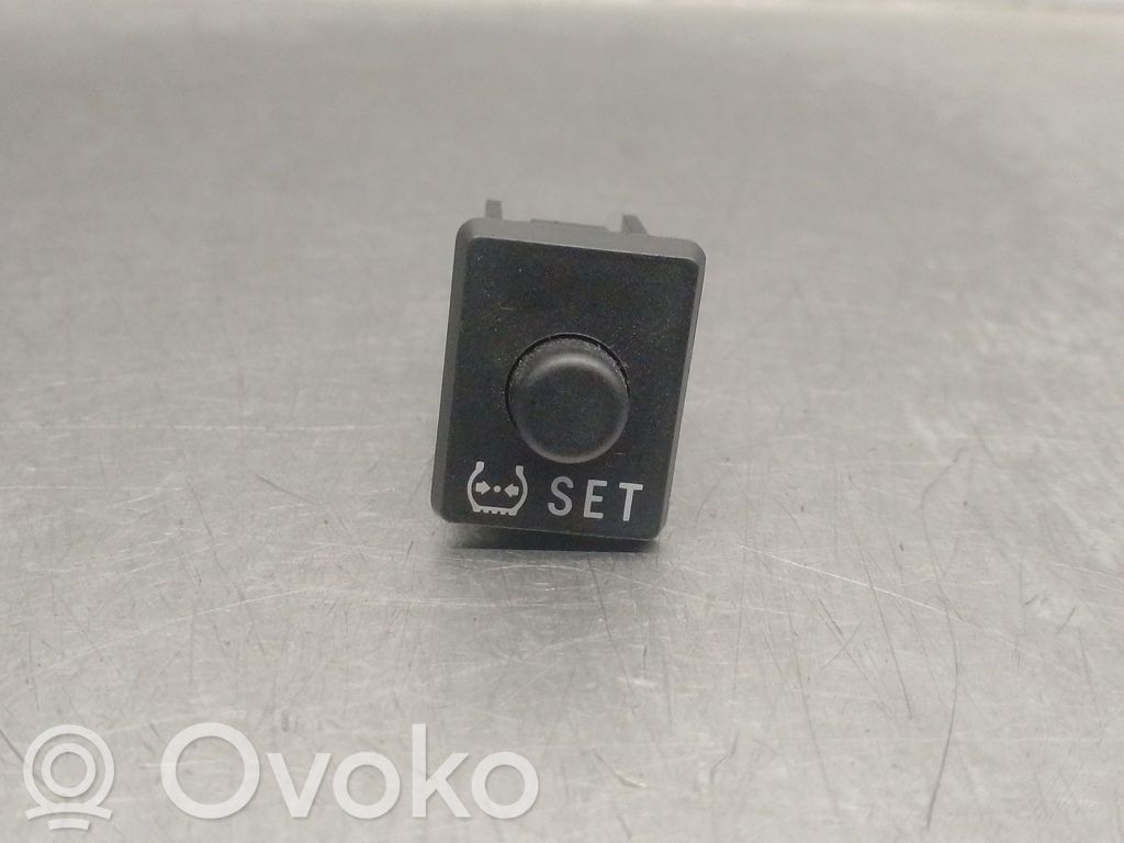Toyota RAV 4 (XA40) Interrupteur / bouton multifonctionnel