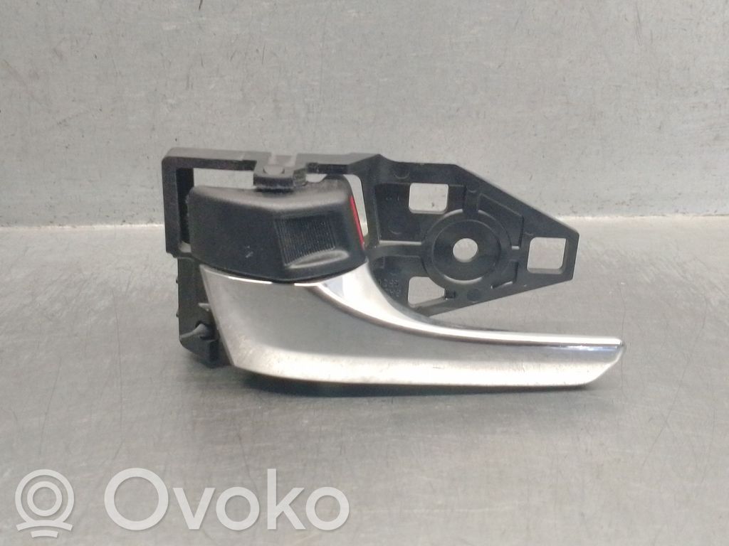 Toyota RAV 4 (XA40) Manecilla interna puerta trasera