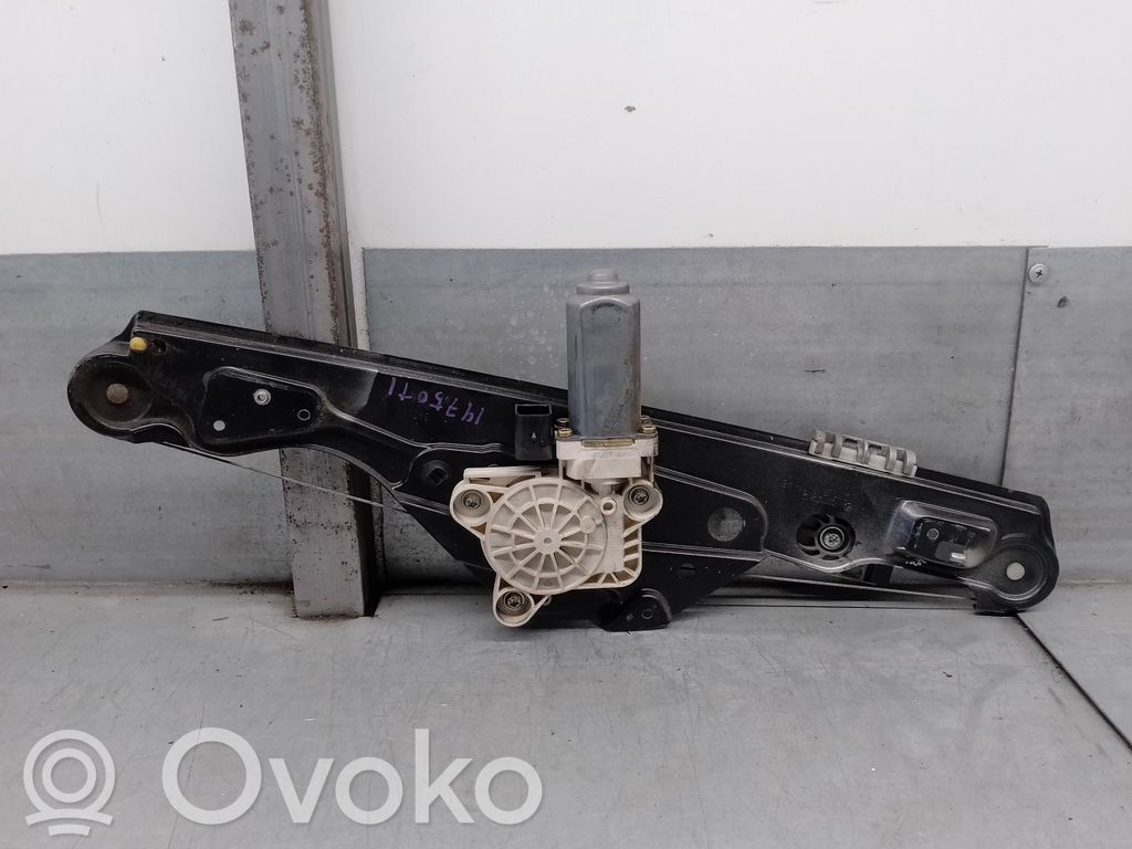 Mercedes-Benz E W210 Meccanismo di sollevamento del finestrino posteriore senza motorino