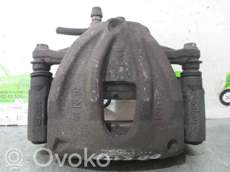 Toyota Corolla Verso E121 Zacisk hamulcowy przedni 