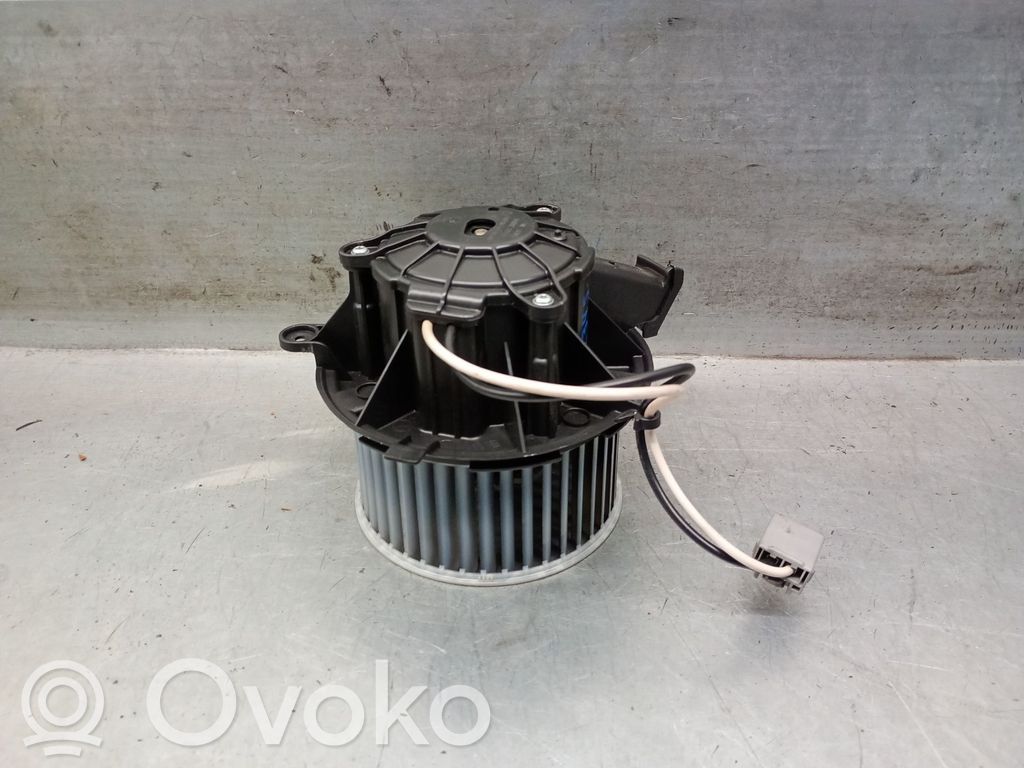 Opel Astra J Wentylator nawiewu / Dmuchawa 