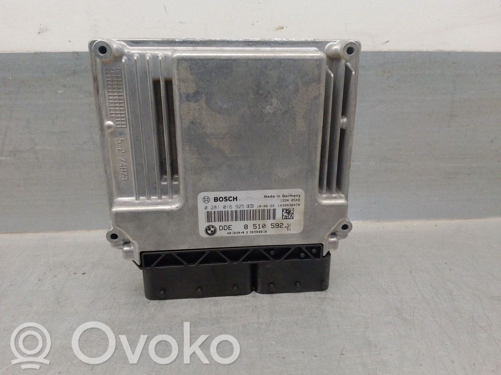 BMW 1 E81 E87 Variklio valdymo blokas 