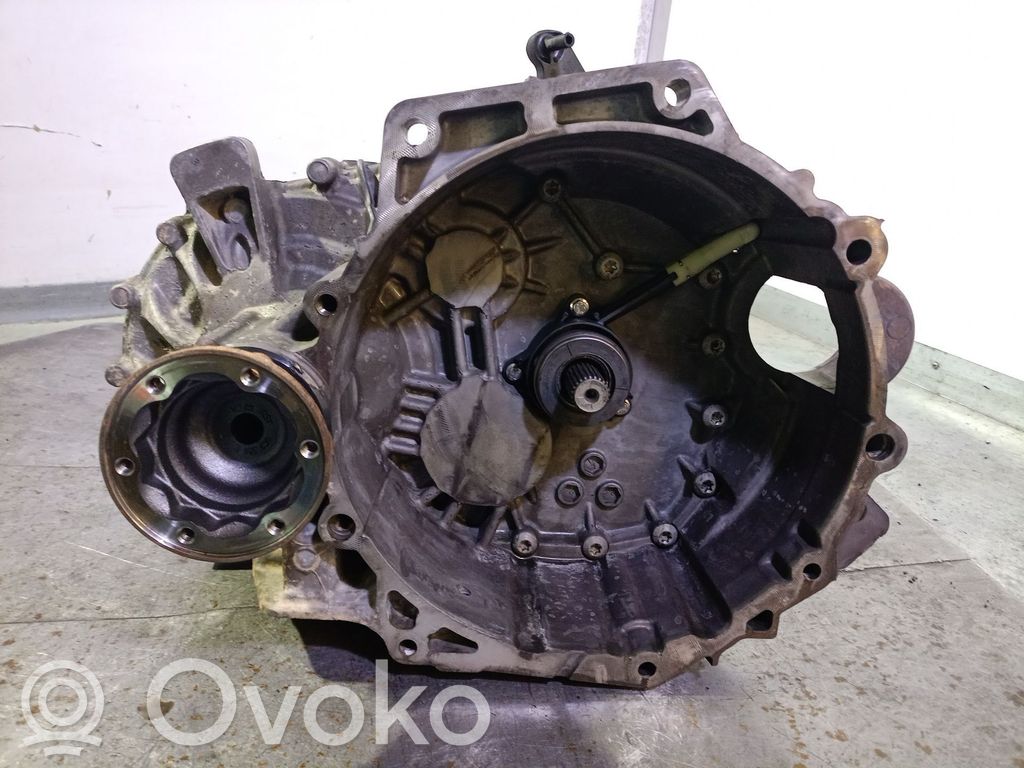 Manualna 5-biegowa skrzynia biegów   UXC,0C9300044N,FM6C9013