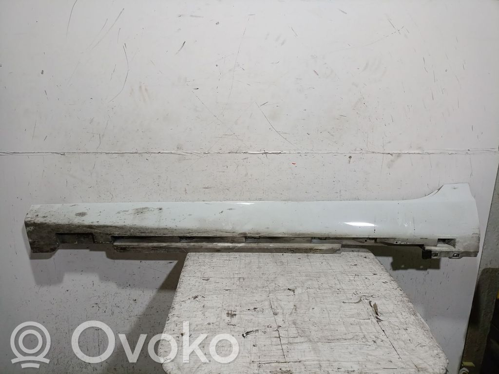 Volvo V40 Próg 