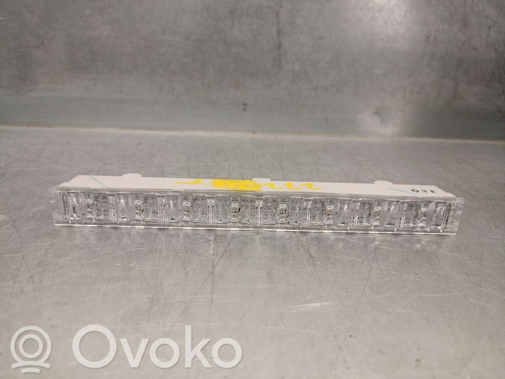 Toyota Yaris Kolmas/lisäjarruvalo