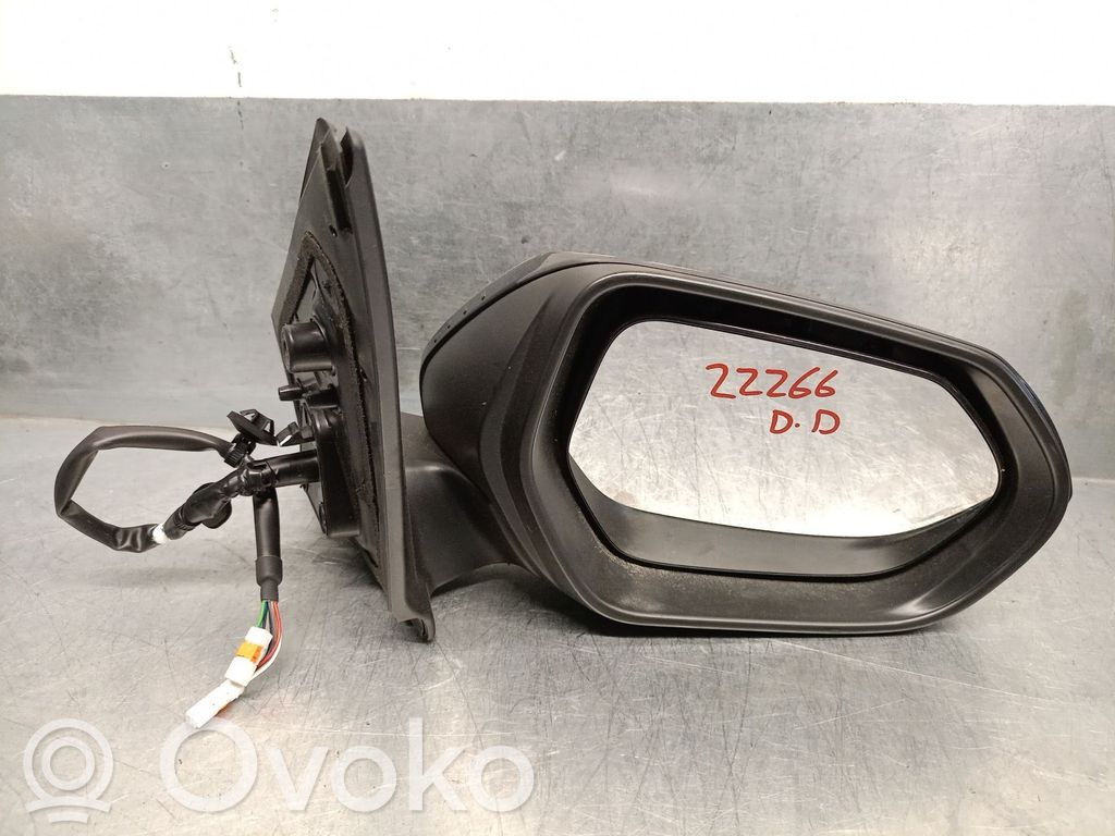 Toyota Yaris Elektryczne lusterko boczne drzwi przednich 