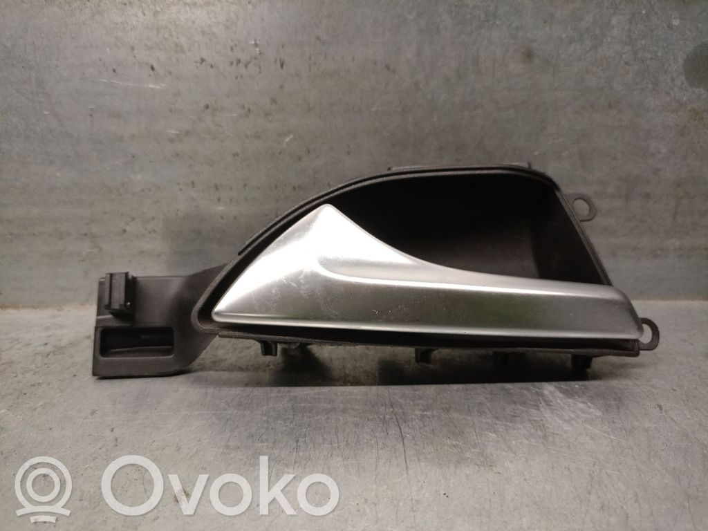 Mercedes-Benz A W176 Manecilla interna puerta trasera 