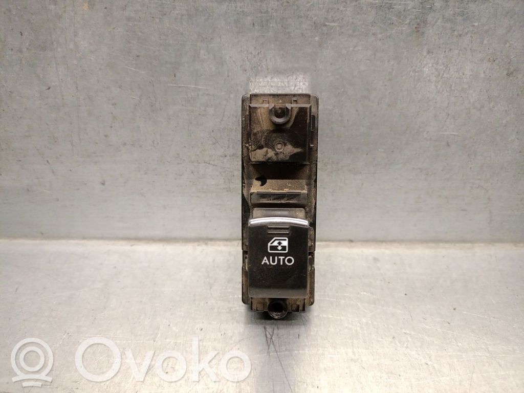Subaru Outback (BS) Electric window control switch 