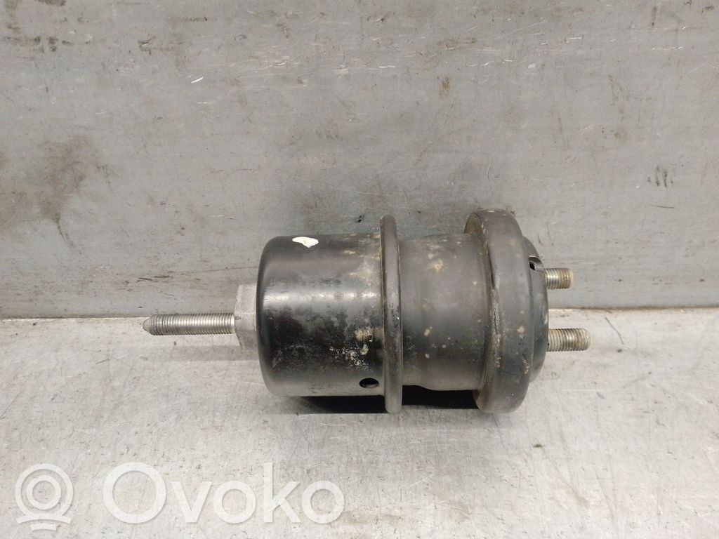 Subaru Outback (BS) Engine mount bracket 