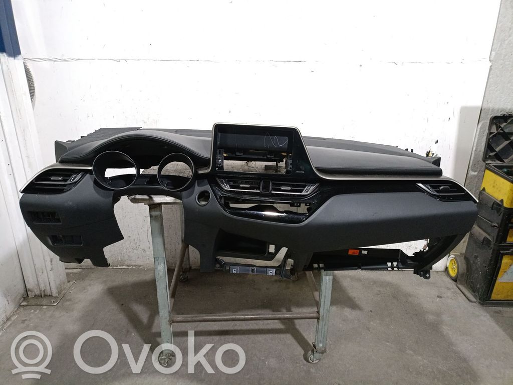 Toyota C-HR I Cruscotto 