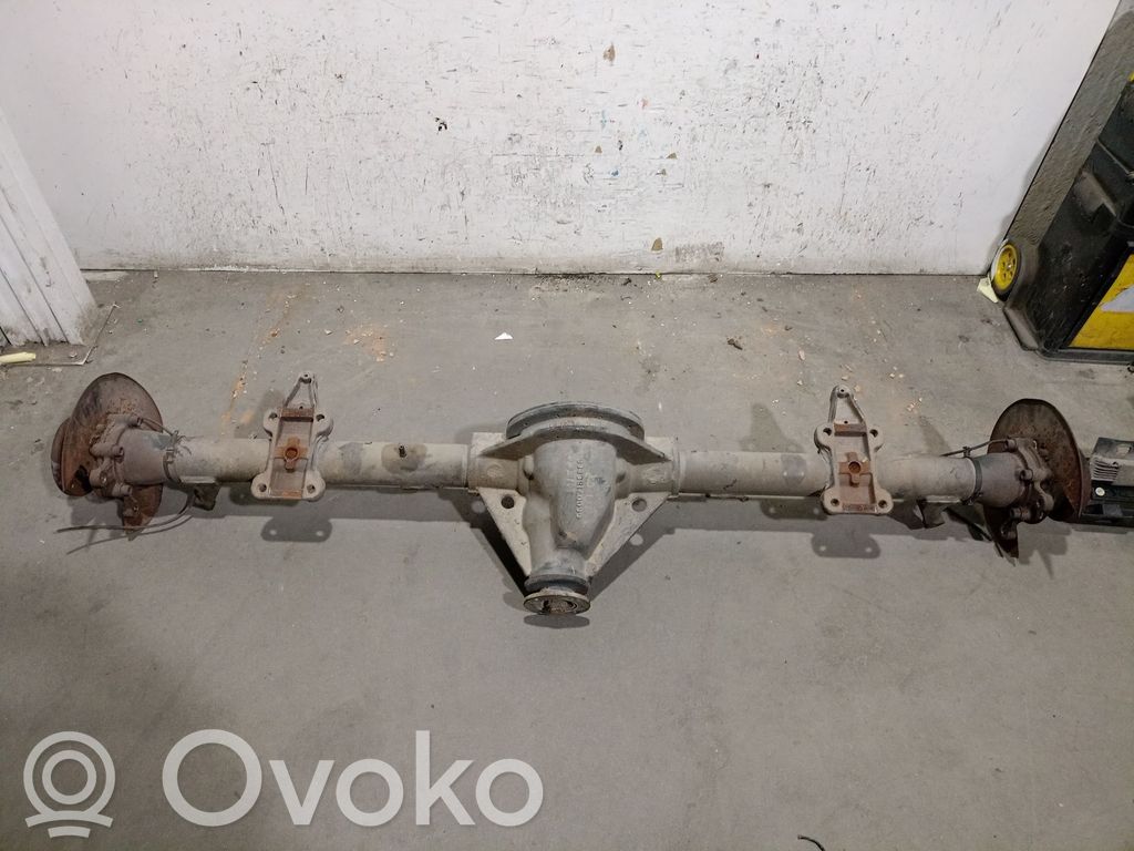 Iveco Daily 6th gen Hinterachsträger mit Reduzierstück 