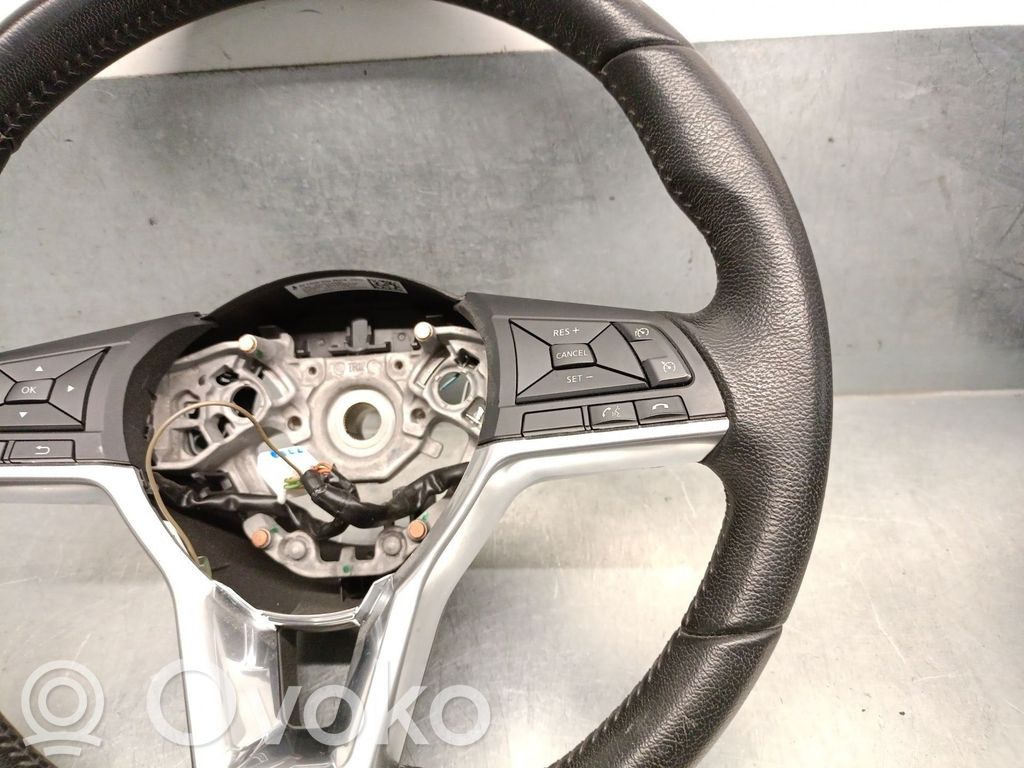 Nissan Micra C+C Ohjauspyörä 