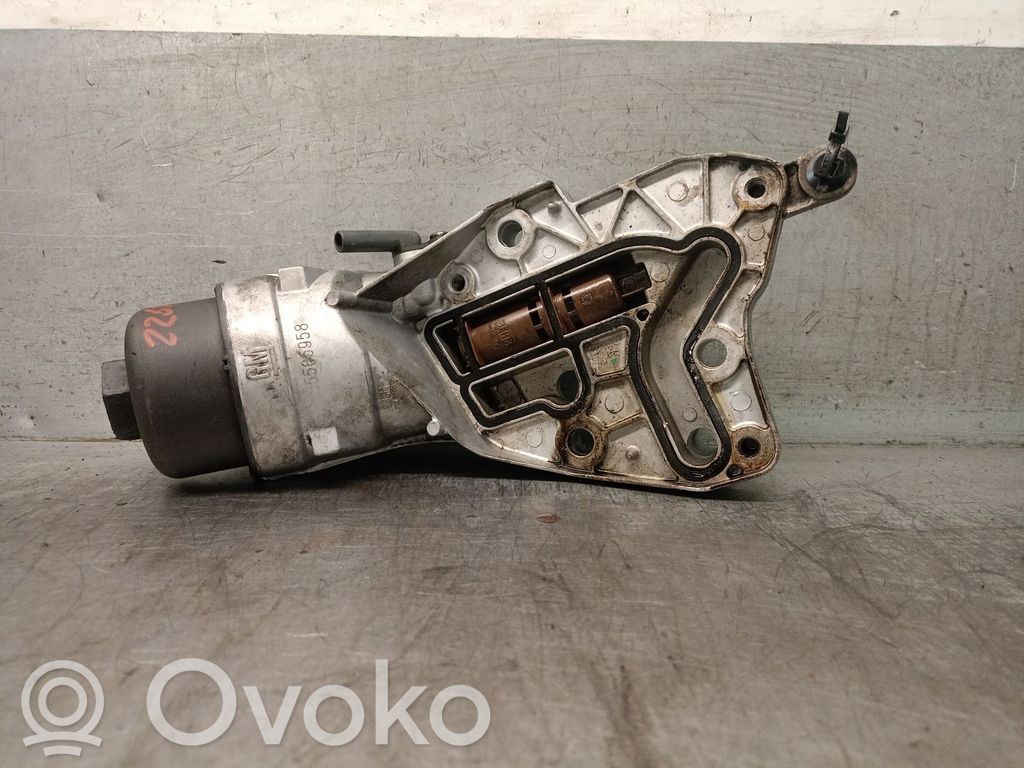 Opel Insignia A Mocowanie / uchwyt filtra oleju 