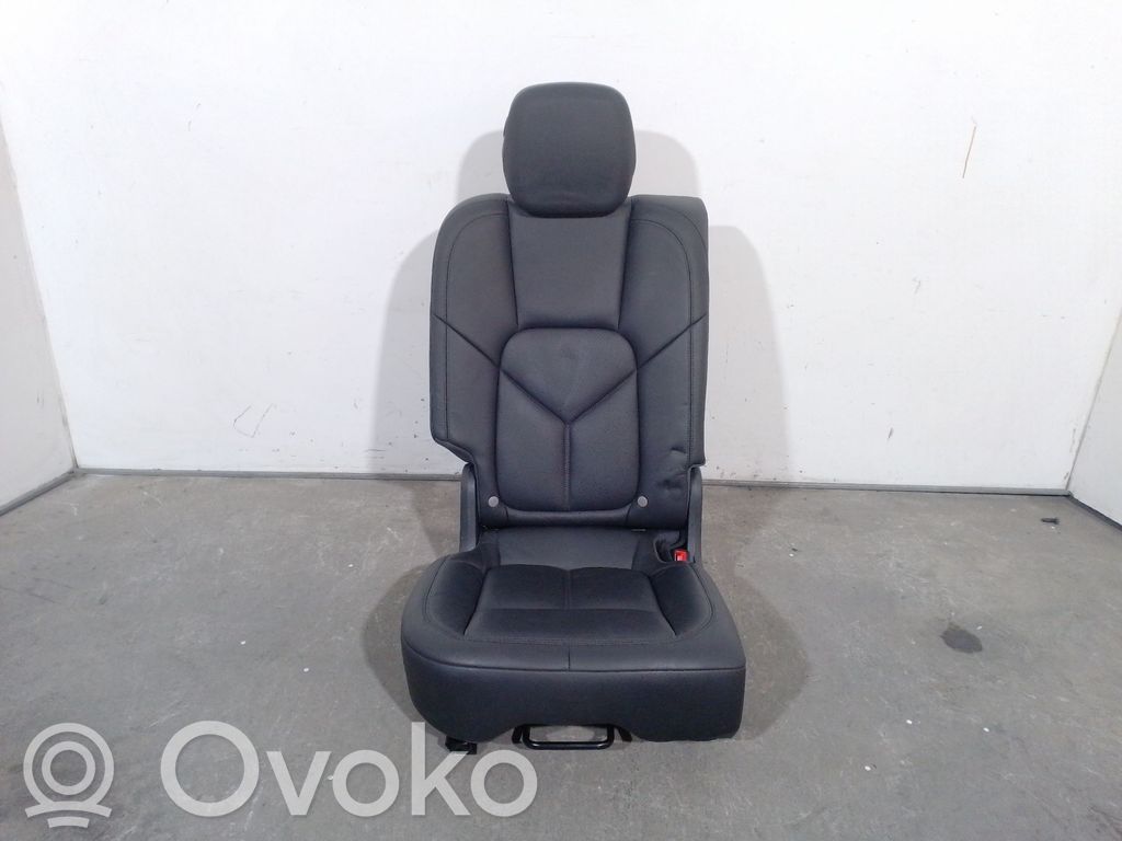Porsche Cayenne (9Y0 9Y3) Takaistuin 