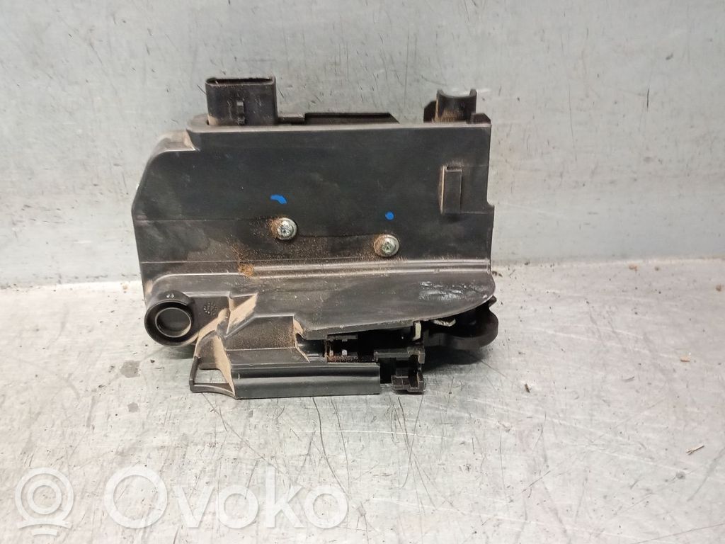 Iveco Daily 6th gen Etuoven lukko 