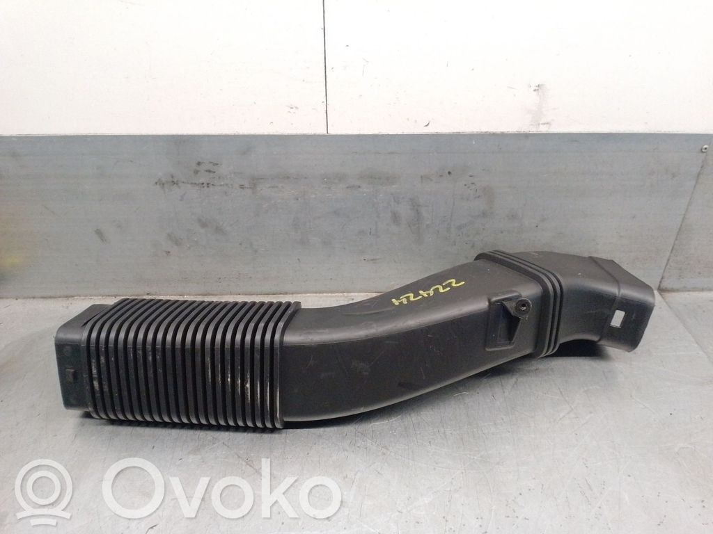 BMW 5 F10 F11 Ilmastointilaitteen putki (A/C) 