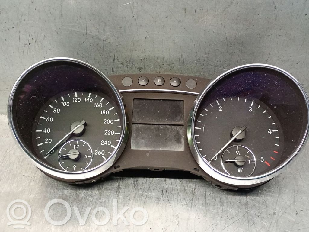 Mercedes-Benz R AMG W251 Tachimetro (quadro strumenti) 