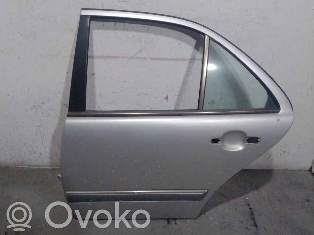 Puerta trasera   A2107302305,A2107302305