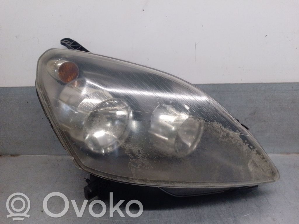 Opel Zafira B Lampa przednia 