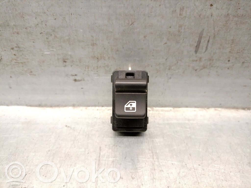 Fiat 500E Electric window control switch 