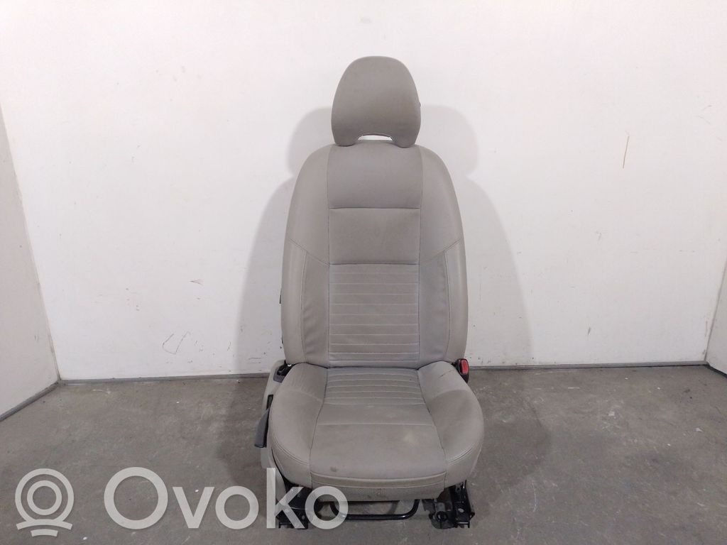 Etumatkustajan istuin   39875874,39875874