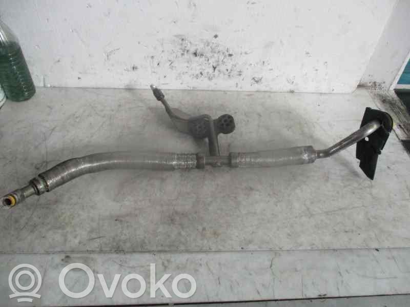 BMW 5 E60 E61 Ilmastointilaitteen putki (A/C) 