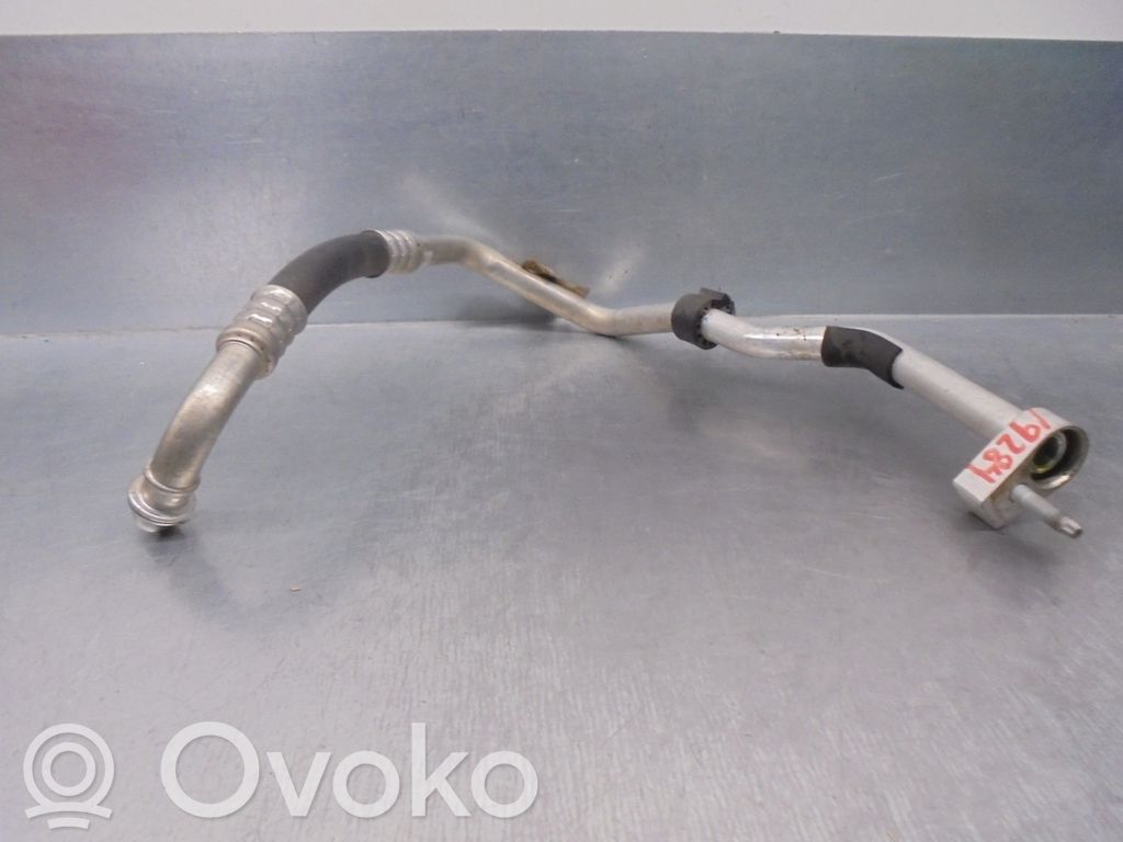 Ilmastointilaitteen putki (A/C)   JX6119A834NC