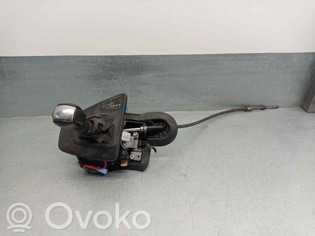 Pavarų perjungimo traukė   715564303F