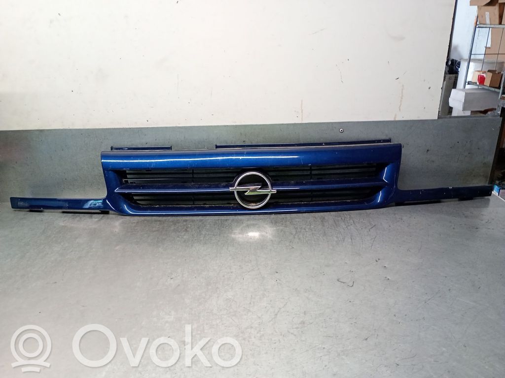 Opel Astra F Etusäleikkö 
