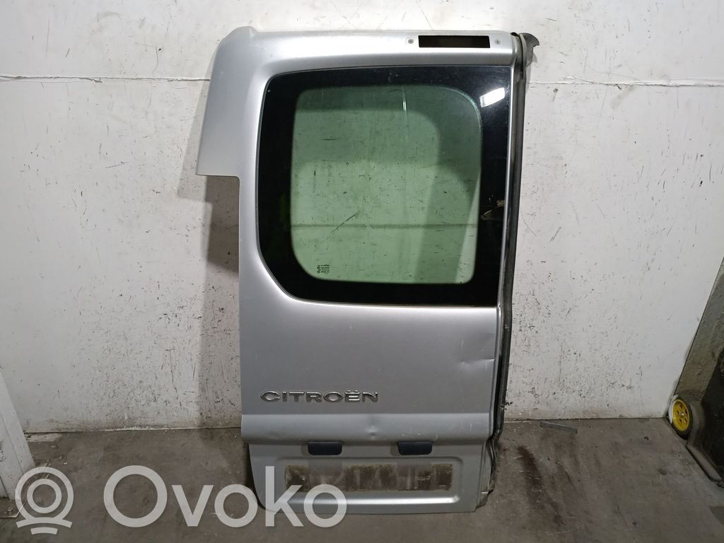Aizmugurējās durvis   8702C5,8702C5