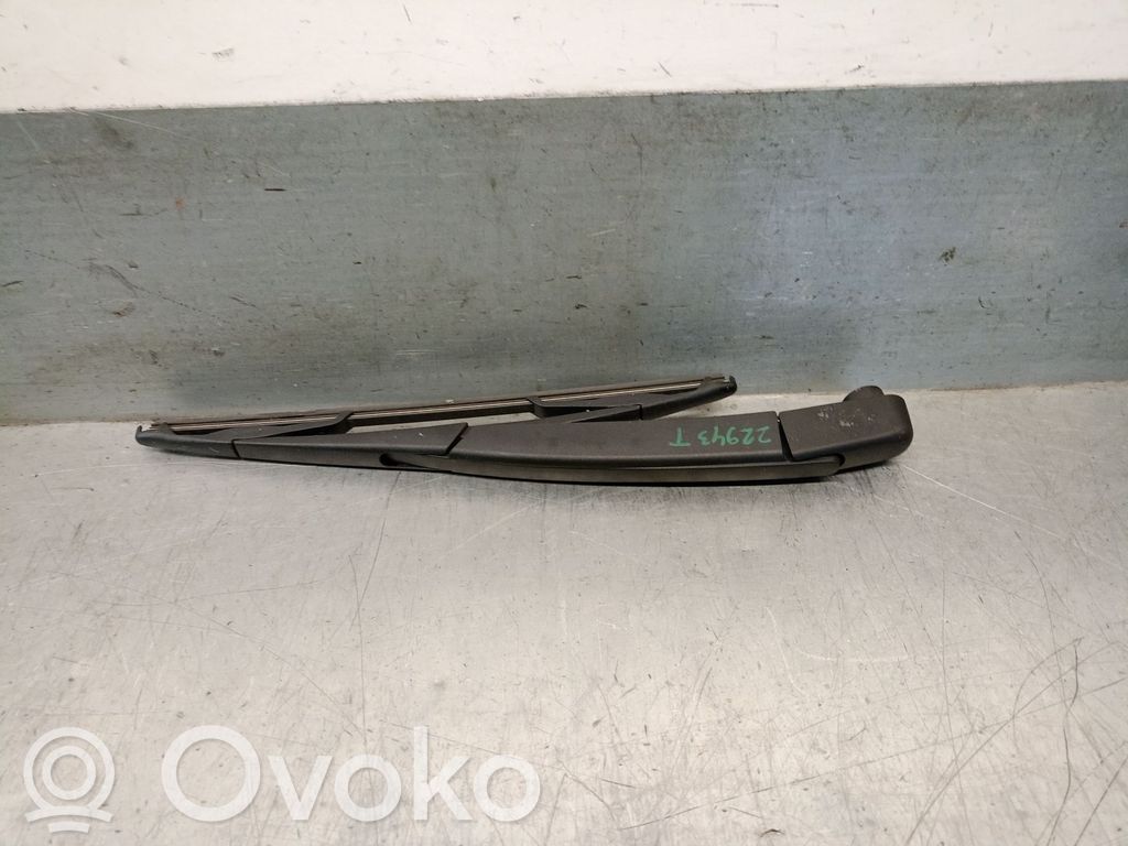 Hyundai i20 (BC3 BI3) Ramię wycieraczki szyby tylnej 
