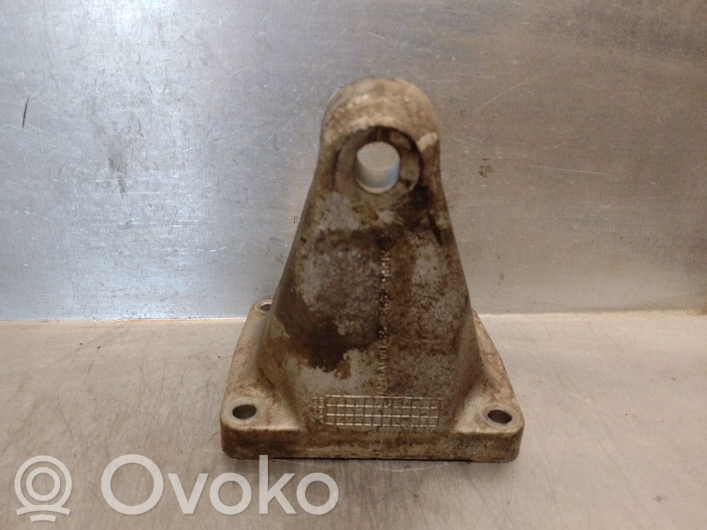 SsangYong Kyron Wspornik / Mocowanie silnika 