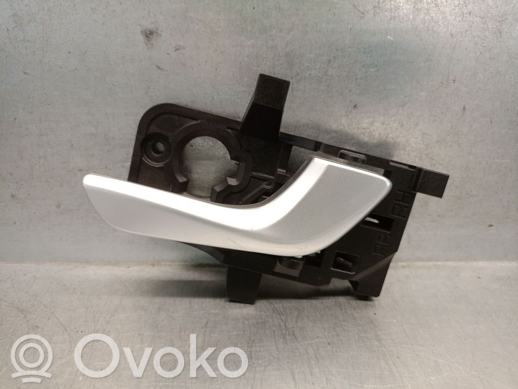 KIA Stonic Manecilla interna puerta trasera 